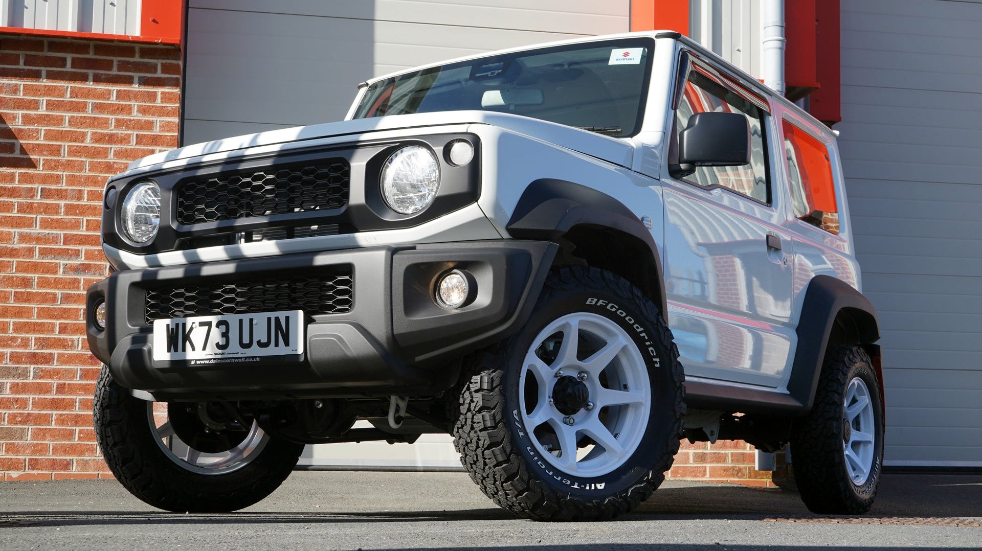 Suzuki Jimny (2018+) with CST HYPER+J wheels
