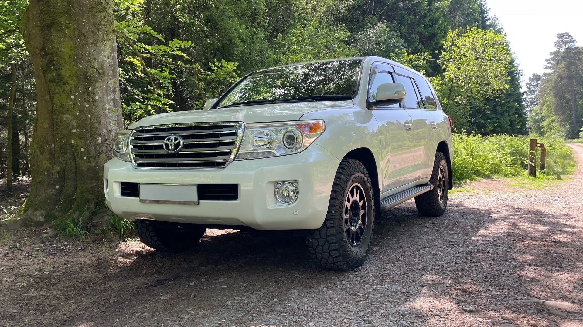TOYOTA LAND CRUISER 200 (2008+)