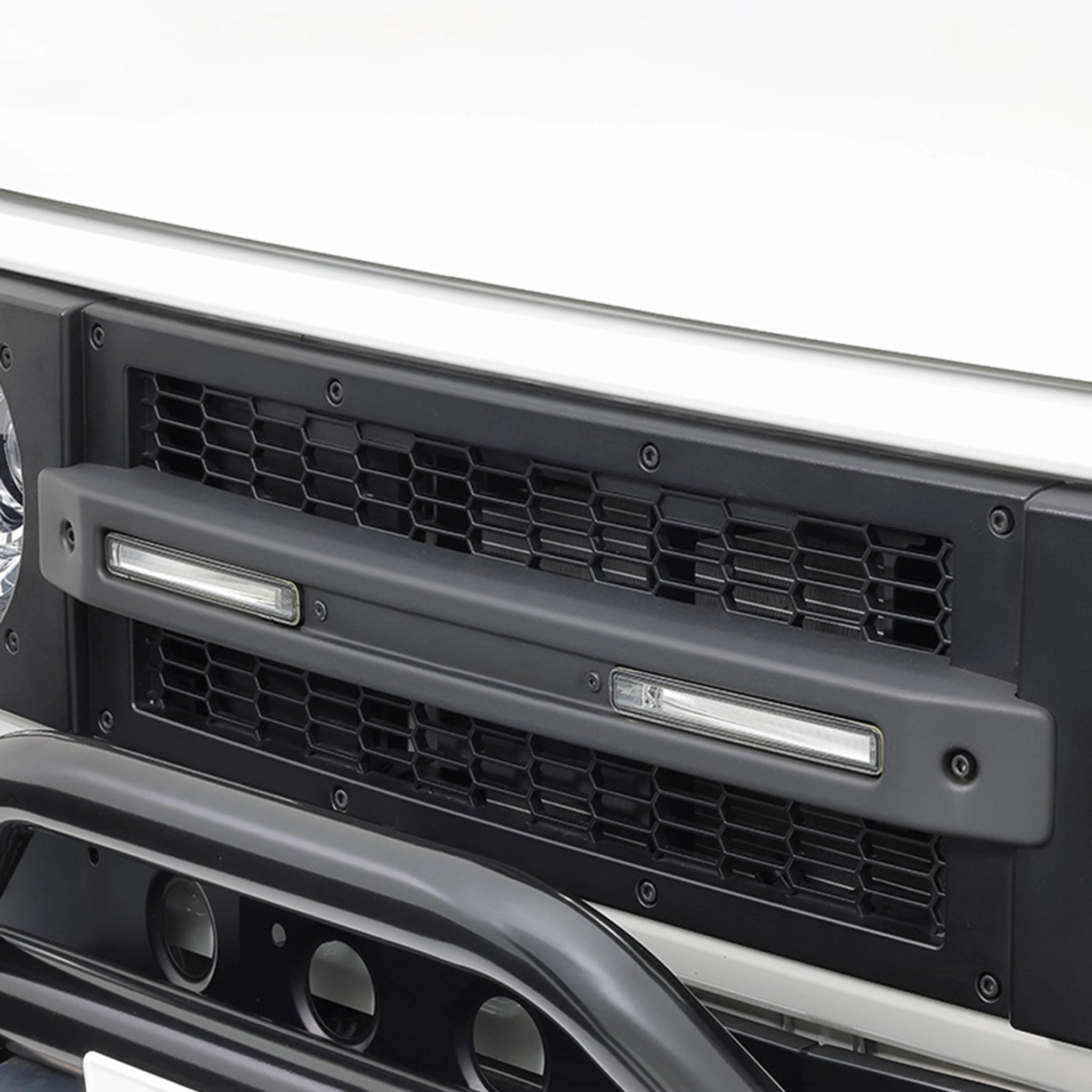 APIO Optional Lamp Bar for Layered Grille for Suzuki Jimny (2018+) - DRL Type