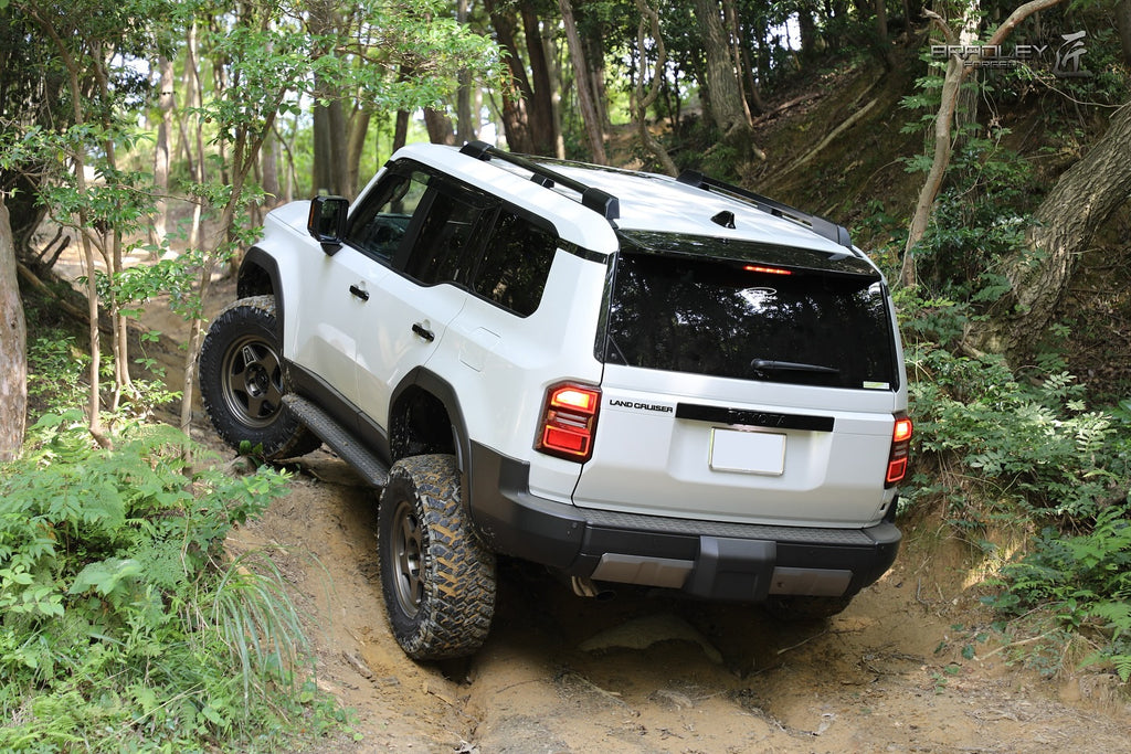 Toyota Land Cruiser 250 (2024+) with 18" BRADLEY FORGED Takumi wheels