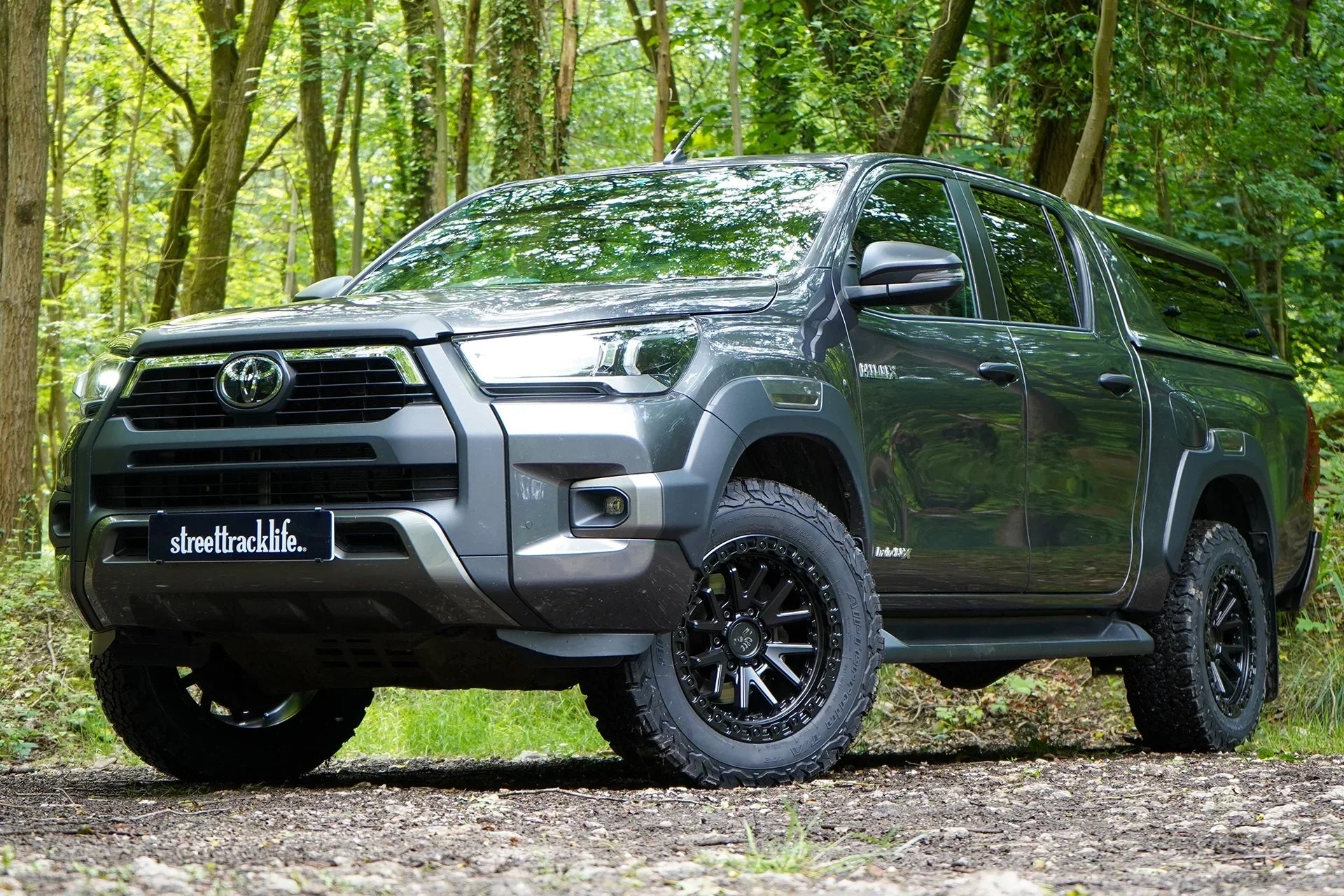Fitting Magpie M-02 Wheels to a Toyota Hilux