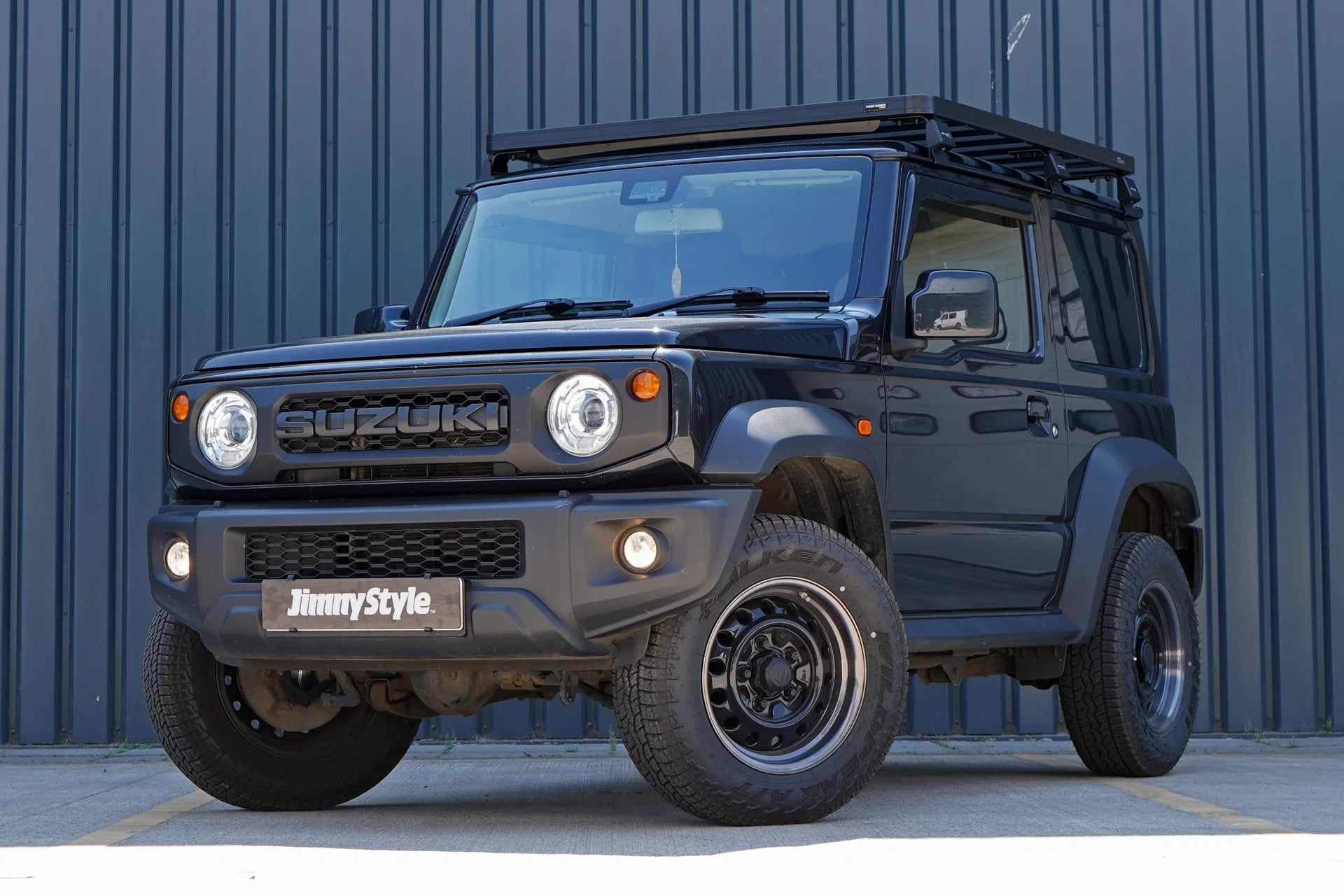 Suzuki Jimny +20mm suspension lift APIO WILDBOAR D wheels Front Runner roof rack