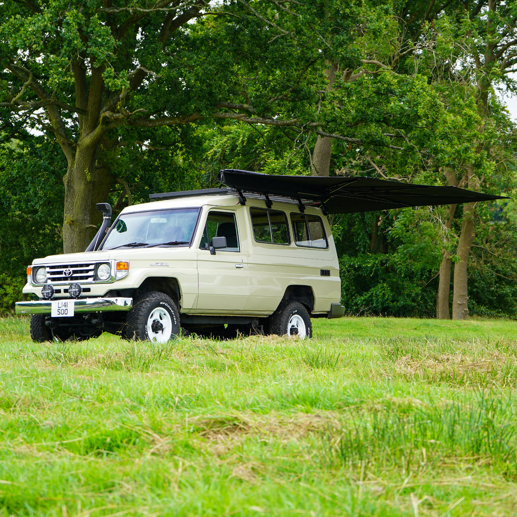 TOYOTA LAND CRUISER WITH 270 AWNING BY CLEVERSHADE STREET TRACK LIFE