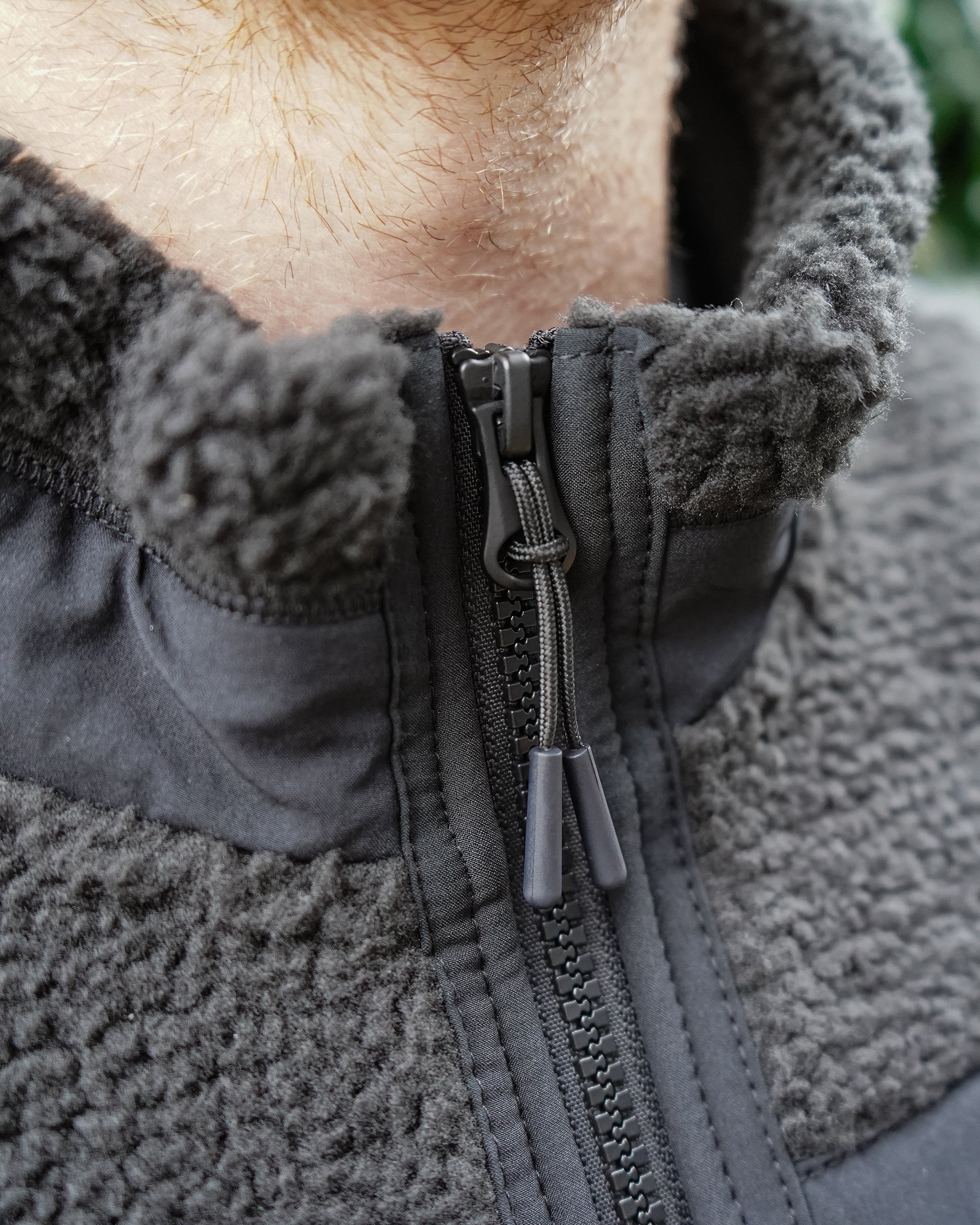 JIMNYSTYLE Off-Road Club Sherpa Fleece - Black - close up zip