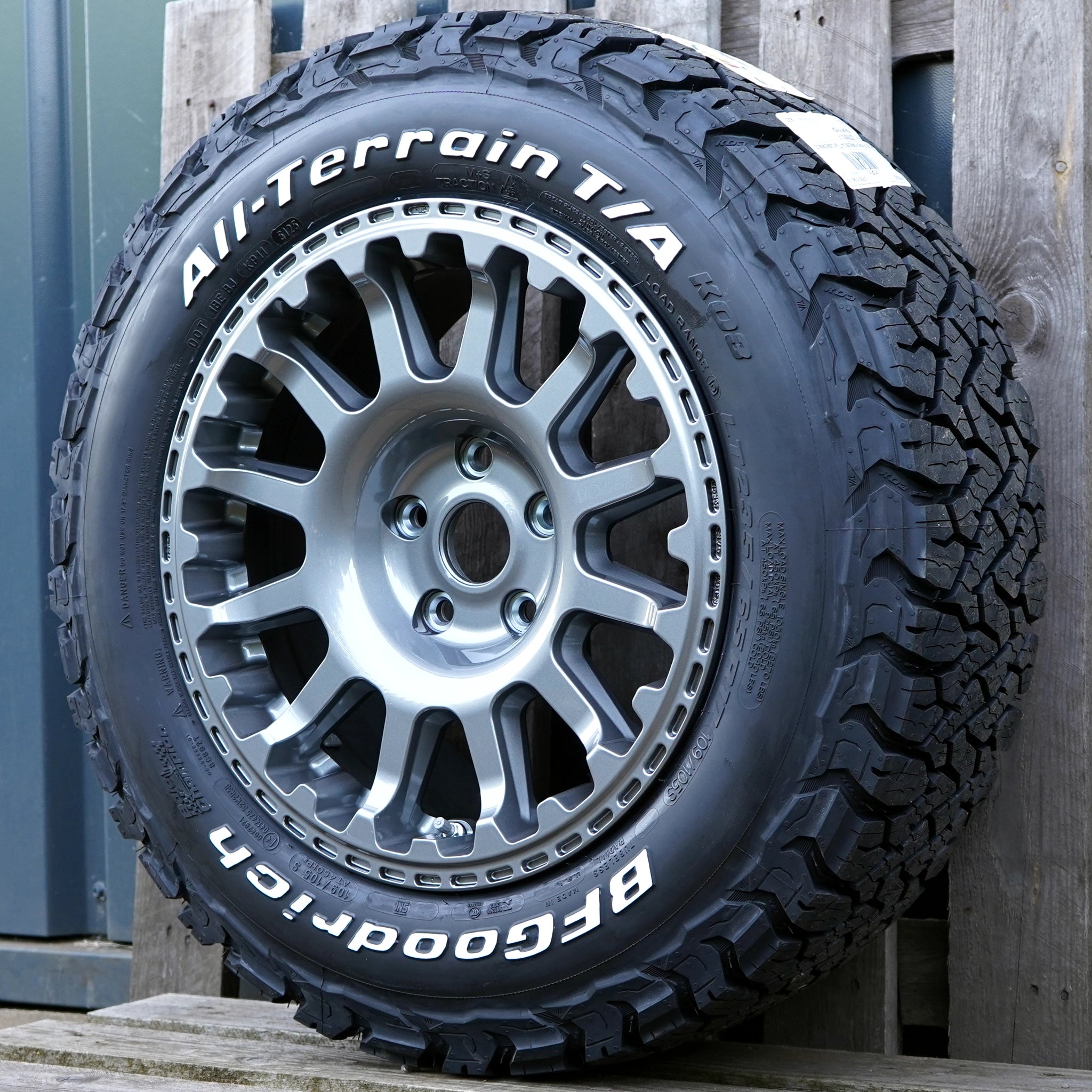 EVO Corse Atlas NK 17" Wheel & Tyre Package for Volkswagen Transporter T6 (2015+)
